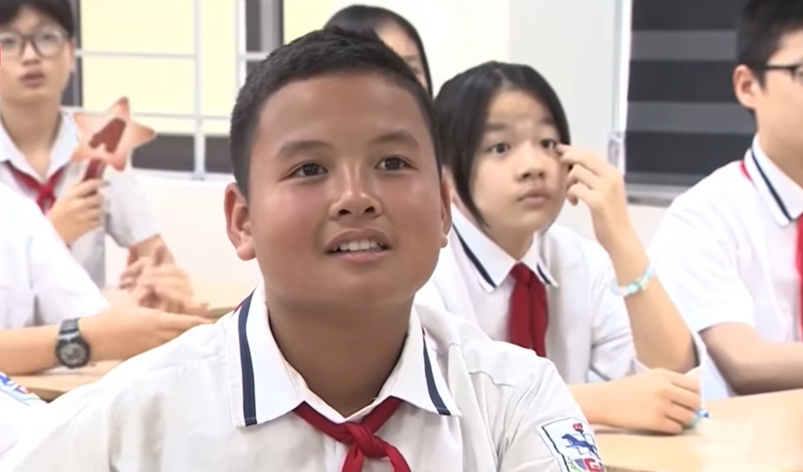 E:\TL CỦA YẾN\TRUYỀN THÔNG\CÁC BÀI VIẾT\BÀI VIẾT THÁNG 5-2025\Hs đạt giải quần vợt\(20+) Facebook - Google Chrome 5_28_2025 4_57_00 AM.png