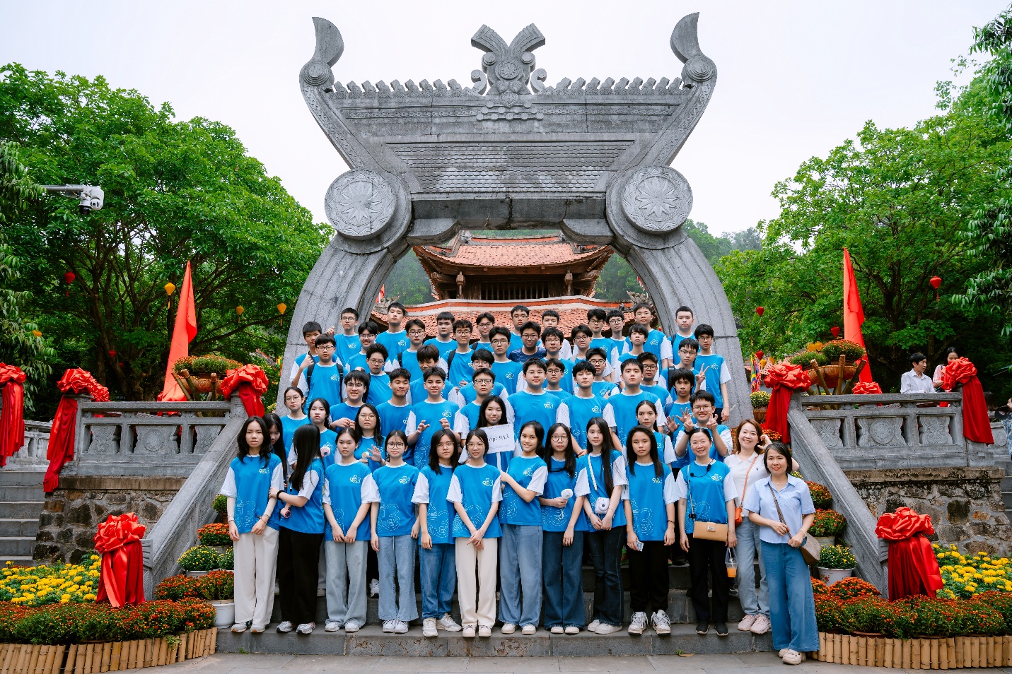D:\ẢNH TRUYỀN THÔNG GIẢNG VÕ\ẢNH DÂNG HƯƠNG ĐỀN HÙNG\DSC00484.jpg